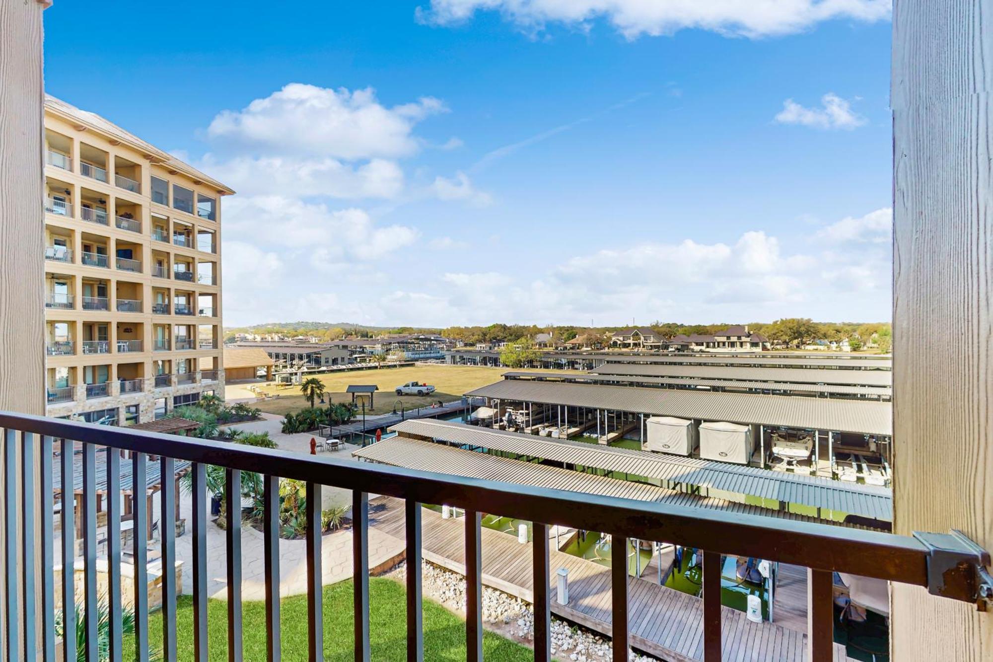 The Waters Condo Building 3 Horseshoe Bay Eksteriør billede
